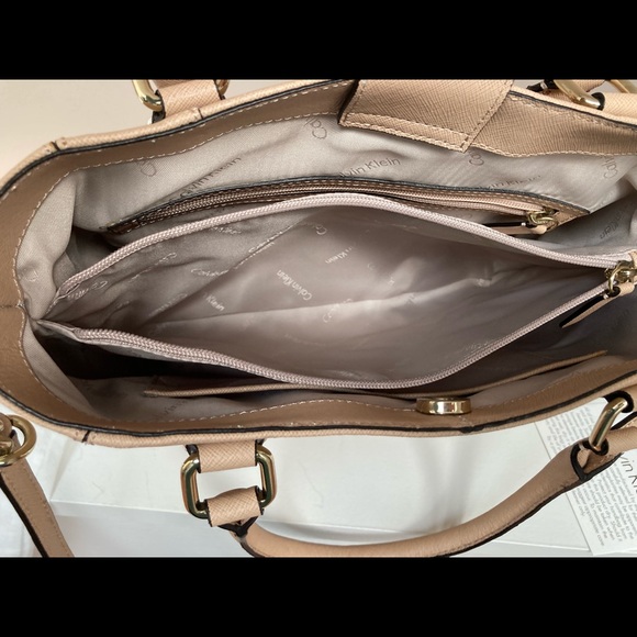 Calvin Klein NWOT top handle satchel bag - Picture 6 of 8